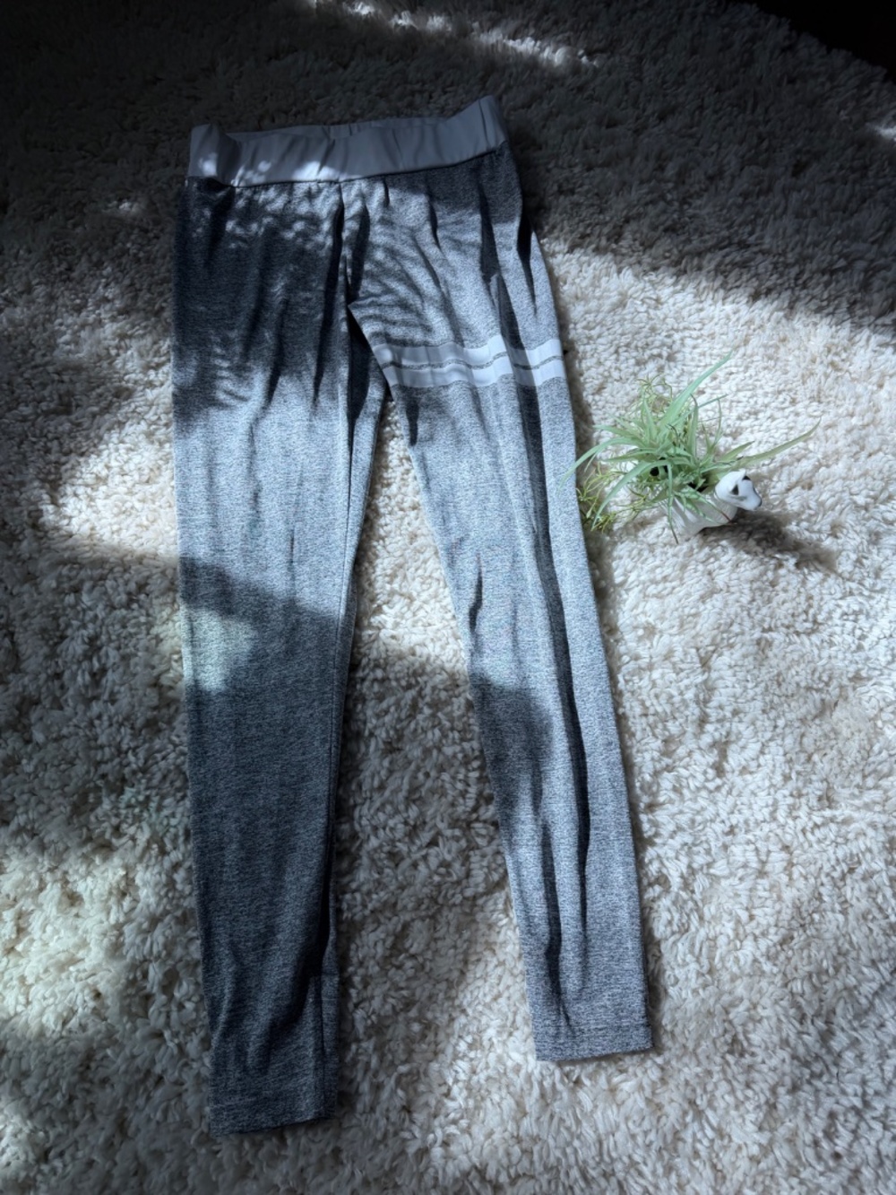 Comfortable athletic Gray Athletic long cute gym leggings with White Waistband a - Picture 3 of 5